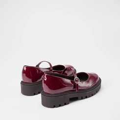 Mocassim Boneca Feminino Gabriela Enfeite Fivela Verniz Vinho