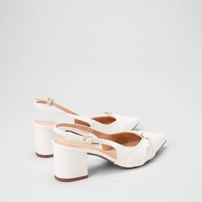 Scarpin Slingback Feminino Gabriela Enfeite Fivela Verniz Branco