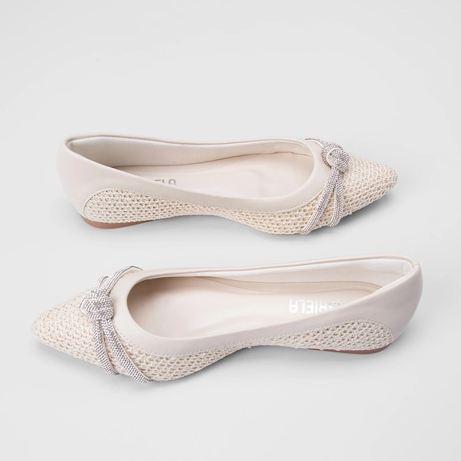 Sapatilha Feminina Gabriela Ráfia Detalhe Nó & Strass Off White