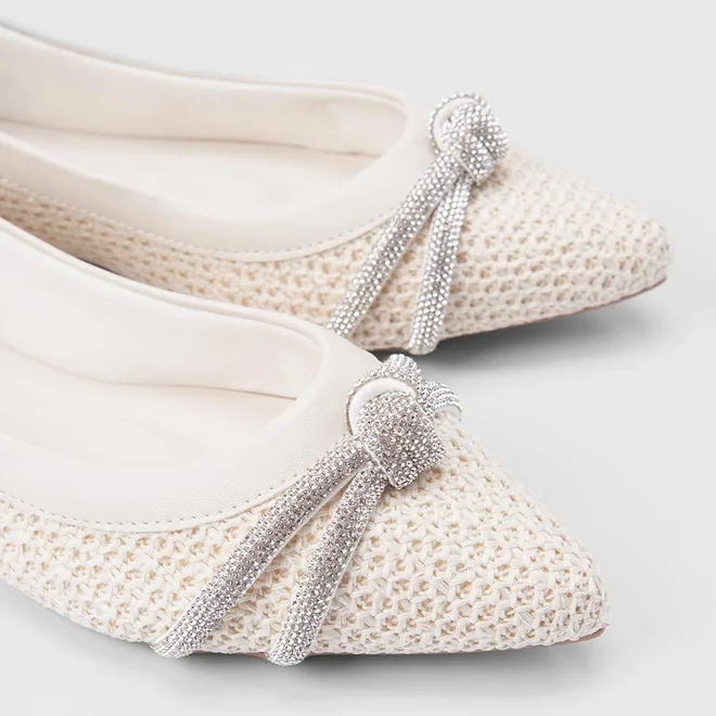 Sapatilha Feminina Gabriela Ráfia Detalhe Nó & Strass Off White