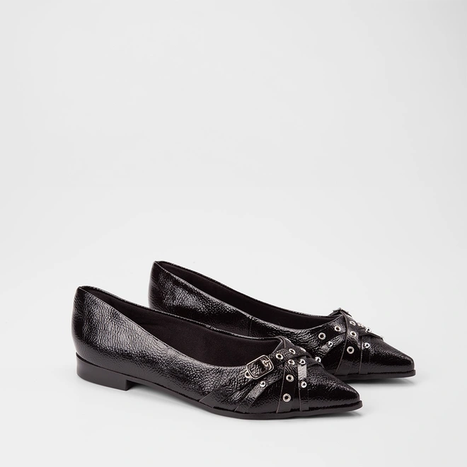 Sapatilha Feminina Gabriela Multitiras Fivela Detalhe Ilhós & Tachas Preto