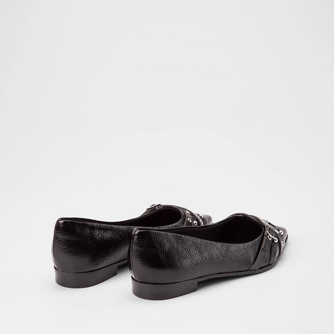 Sapatilha Feminina Gabriela Multitiras Fivela Detalhe Ilhós & Tachas Preto