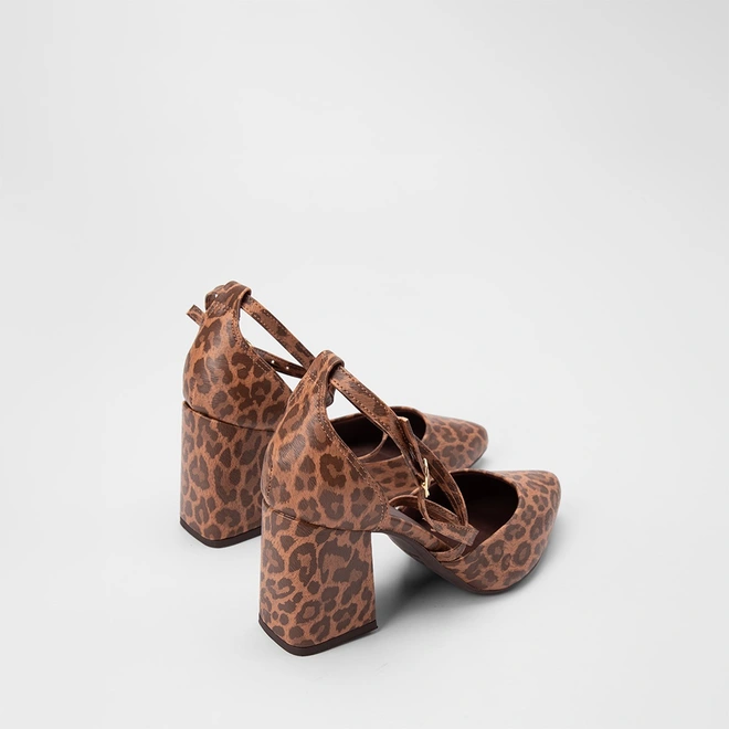 Scarpin Feminino Penélope Salto Bloco Tiras Cruzadas Animal Print Onça Multicolor