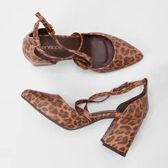 Scarpin Feminino Penélope Salto Bloco Tiras Cruzadas Animal Print Onça Multicolor