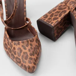 Scarpin Feminino Penélope Salto Bloco Tiras Cruzadas Animal Print Onça Multicolor