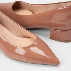 Scarpin Feminino Penélope Salto Bloco Baixo Verniz Nude