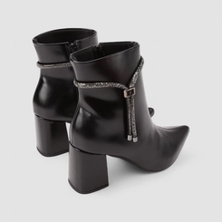 Ankle Boot Feminina Penélope Salto Bloco Detalhe Tira Strass Preta