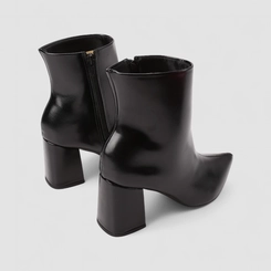 Ankle Boot Feminina Penélope Salto Bloco Preta