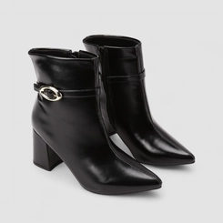 Ankle Boot Feminina Penélope Salto Bloco Enfeite Fivela Preta