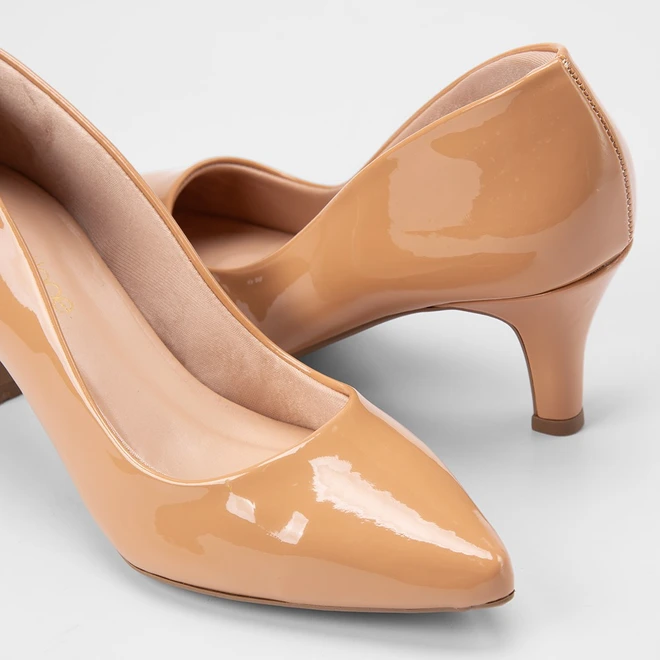 Scarpin Feminino Penélope Salto Médio Verniz Nude