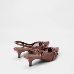 Scarpin Slingback Feminino Gabriela Enfeite Fivela Em Tela Marrom