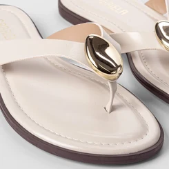 Rasteira Feminina Gabriela Detalhe Bold Off White