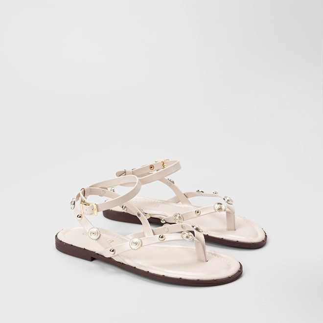 Sandália Rasteira Feminina Gabriela Detalhe Em Tachas Off White