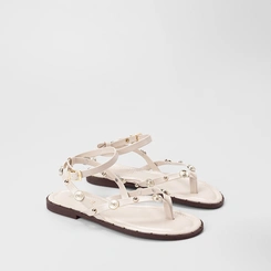Sandália Rasteira Feminina Gabriela Detalhe Em Tachas Off White