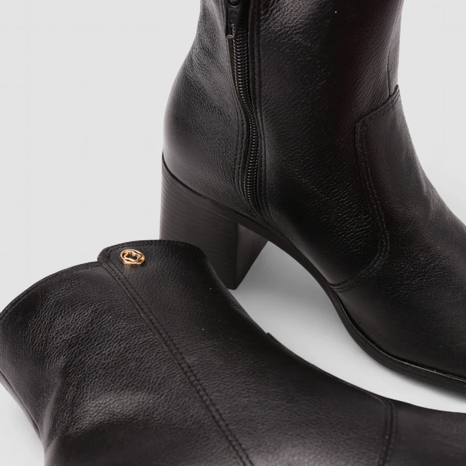 Bota Feminina Bebecê Couro Cano Curto Salto Bloco Preta