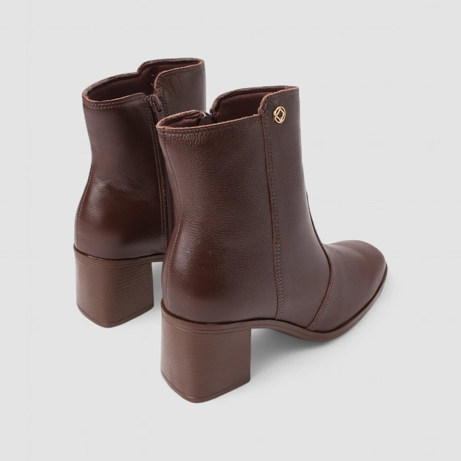 Bota Feminina Bebecê Cano Curto Salto Bloco Couro Marrom