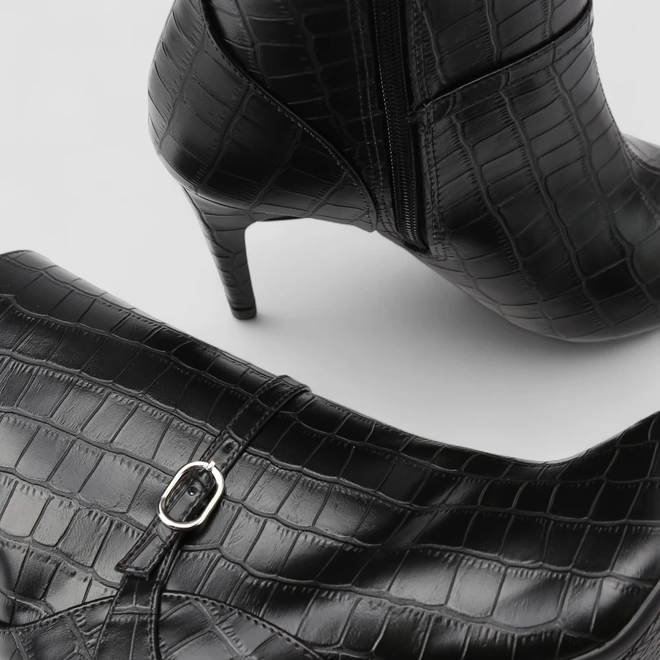 Bota Feminina Gabriela Cano Médio Textura Croco Preto