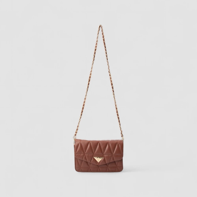 Bolsa Camera Bag Gabriela Pequena Transversal Alça Metalizada Matelassê Marrom