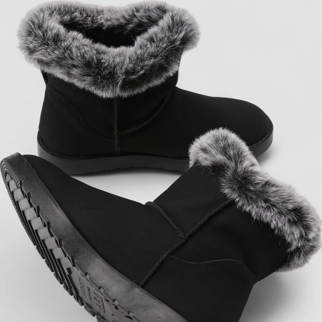 Bota Feminina Mooncity Cano Curto Peluciada Preto