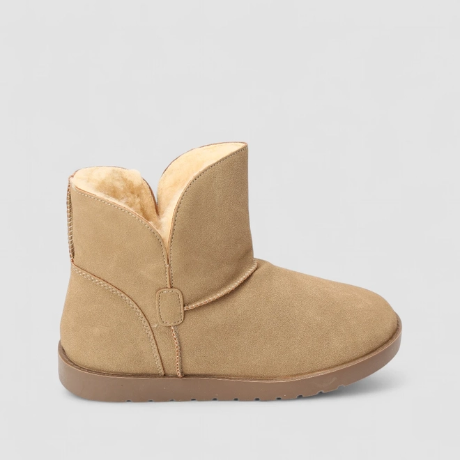 Bota Feminina Mooncity Cano Curto Peluciada Caramelo