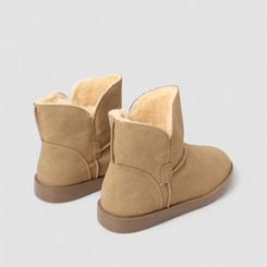 Bota Feminina Mooncity Cano Curto Peluciada Caramelo