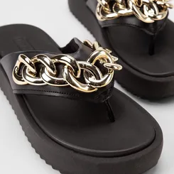 Tamanco Feminino Moleca Flatform Detalhe Corrente Preto