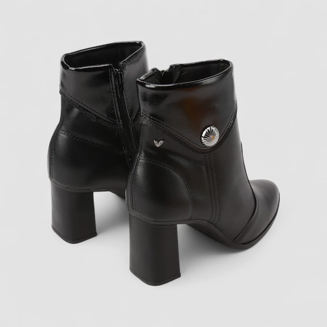 Bota Feminina Mississipi Cano Curto Salto Reto Detalhe Tacha Preto
