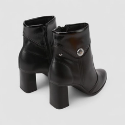 Bota Feminina Mississipi Cano Curto Salto Reto Detalhe Tacha Preto