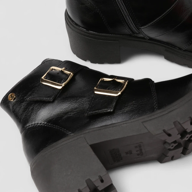 Ankle Boot Feminina Via Uno Detalhe Tiras Fivela Preto