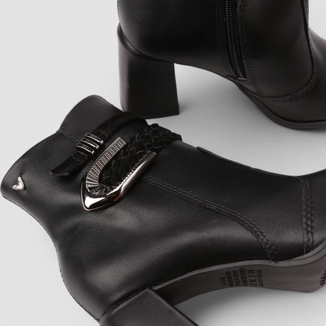 Bota Feminina Mississipi Cano Curto Tira Tressê Detalhe Fivela Preto
