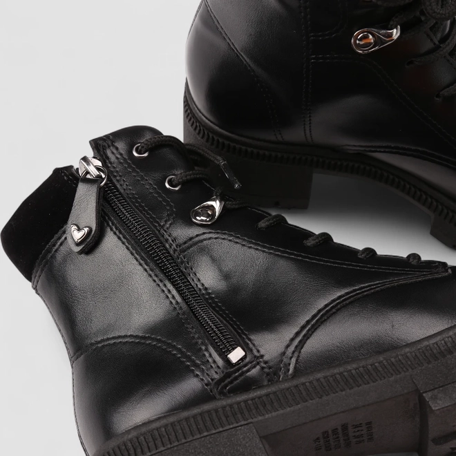 Bota Coturno Feminino Mississipi Cano Curto Tratorado Zíper Preto