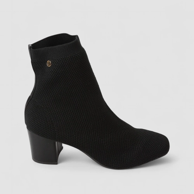 Bota Feminina Via Uno Knit Cano Curto Preta