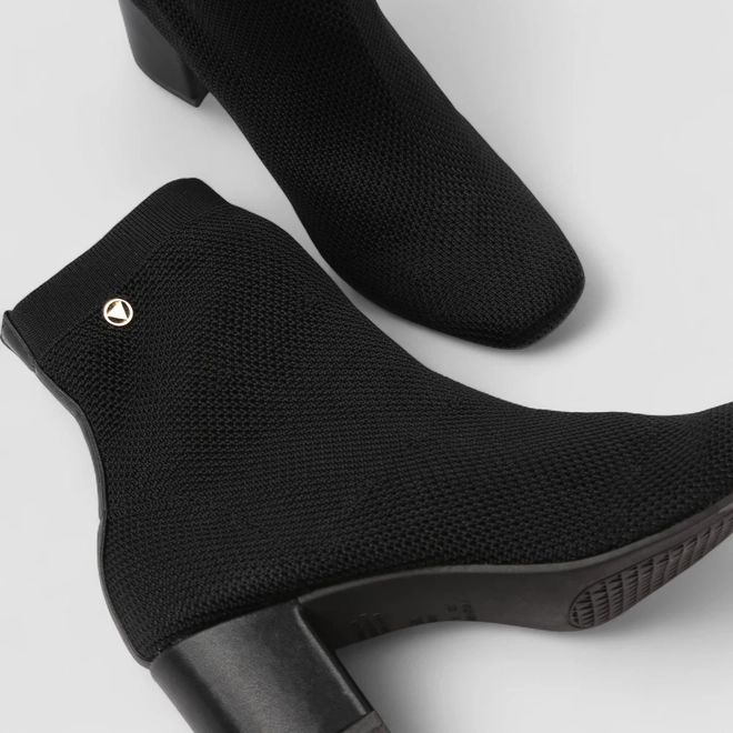 Bota Feminina Via Uno Knit Cano Curto Preta