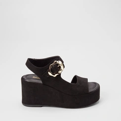 Sandália Feminina Gabriela Plataforma Enfeite Fivela Nobuck Preto