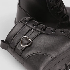 Bota Coturno Bebê Gabrielinha Detalhe Fivela Coração Preto