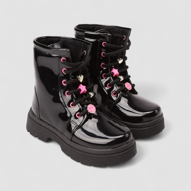 Bota Coturno Infantil Gabrielinha Enfeite Pinguentes Verniz Preto