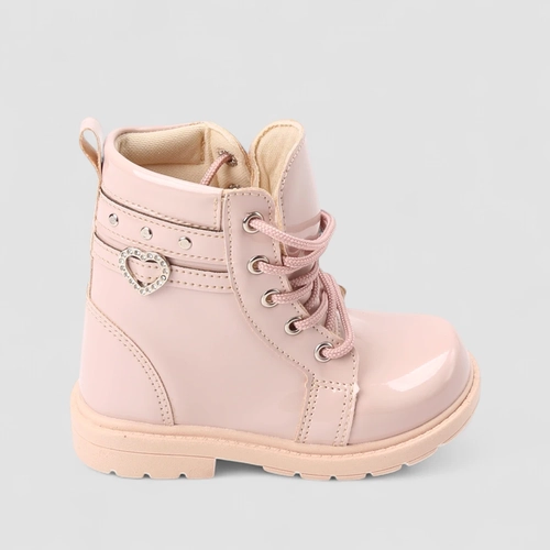 Bota Coturno Infantil Gabrielinha Verniz Enfeite Coração & Tachas Rosa