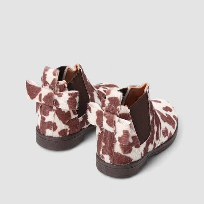 Bota Chelsea Bebê Gabrielinha Animal Print Vaca Detalhe Laço Multicolor