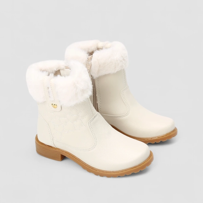 Bota Infantil Gabrielinha Pespontos Corações Com Pelúcia Off White