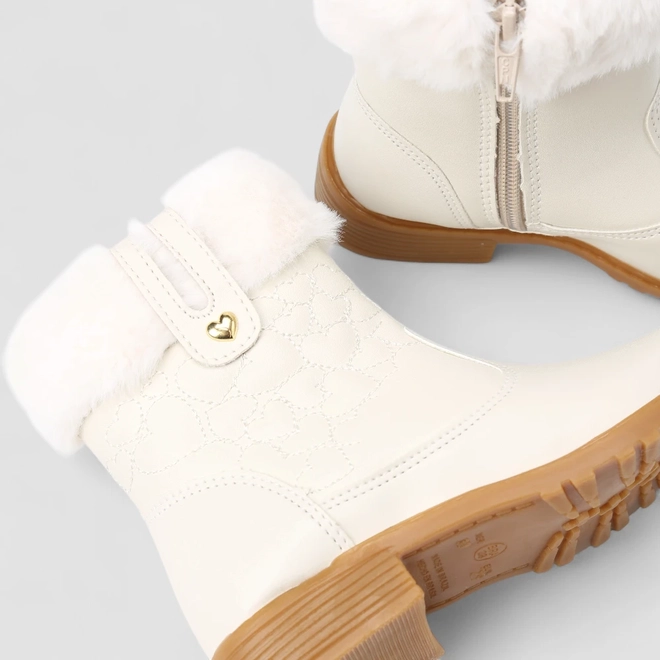 Bota Infantil Gabrielinha Pespontos Corações Com Pelúcia Off White