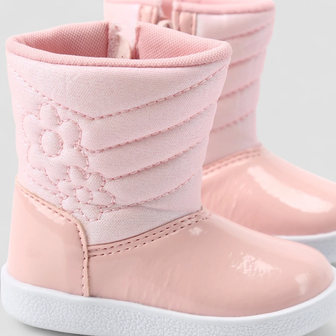 Bota Bebê Gabrielinha Detalhe Holográfico Verniz Rosa
