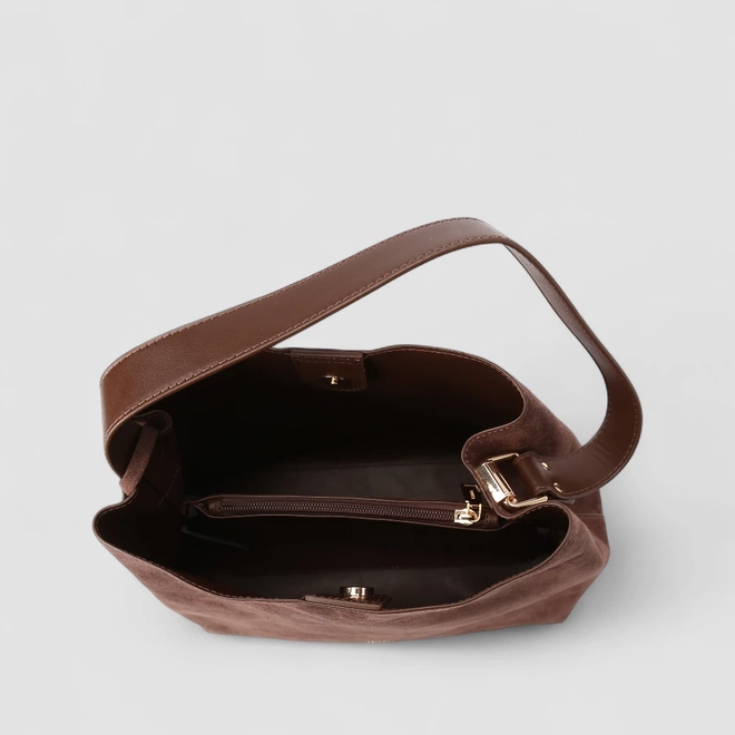Bolsa Hobo Gabriela Média Camurça Enfeite Lateral Marrom
