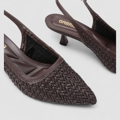 Scarpin Slingback Feminino Gabriela Textura Tressê Marrom