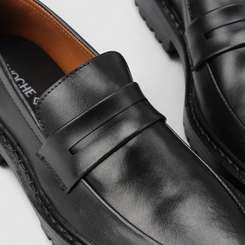 Sapato Social Masculino Woche Loafer Tratorado Preto