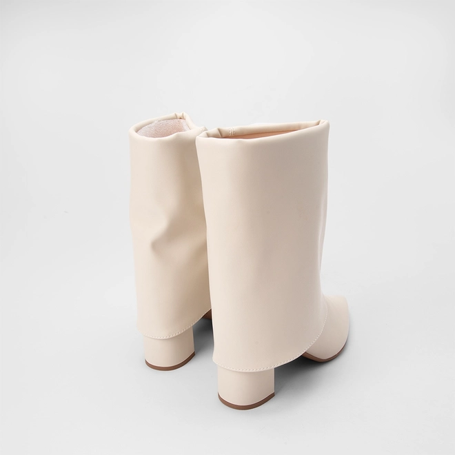 Bota Feminina Gabriela Cano Médio Detalhe Capa Off White