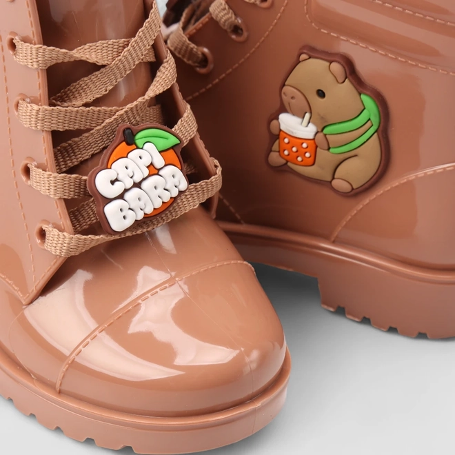 Bota Coturno Infantil Gabrielinha Enfeite Capivara Caramelo