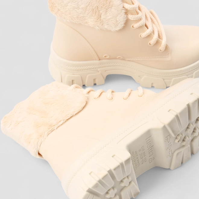 Bota Coturno Infantil Gabrielinha Detalhe Pelúcia Off White
