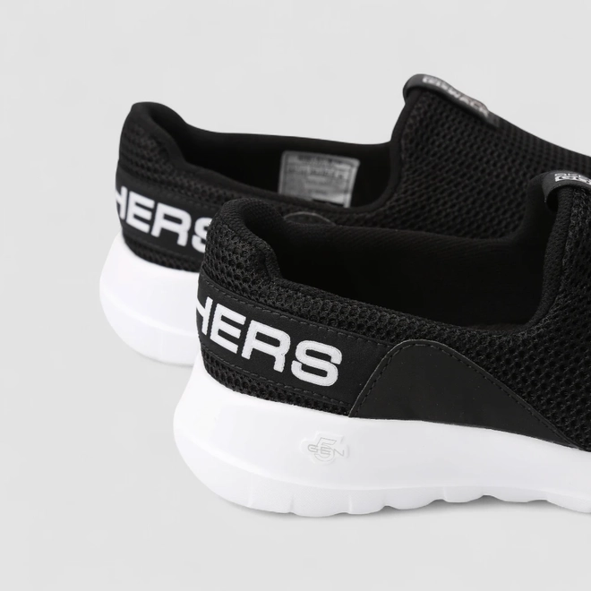 Slip On Feminino Skechers Go Walk Calce Fácil Preto