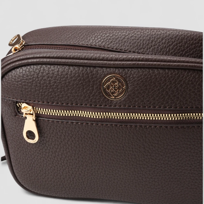 Bolsa Camera Bag Penélope Pequena Transversal Texturizada Marrom