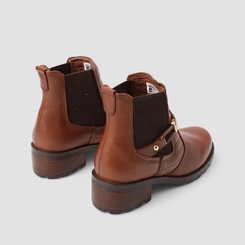 Bota Chelsea Feminina Pegada Original Couro Cano Curto Detalhe Fivela Marrom